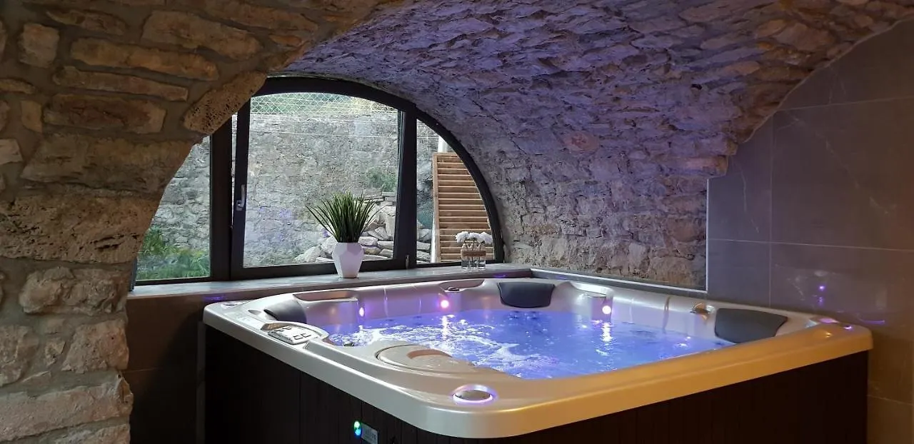 Le Mas Rolland, Piscine Chauffee & Spa - Millau - Gorges Du Tarn Compeyre 5*,