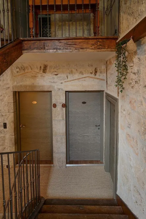 Le Mas Rolland, Piscine Chauffee & Spa - Millau - Gorges Du Tarn Compeyre Guest house